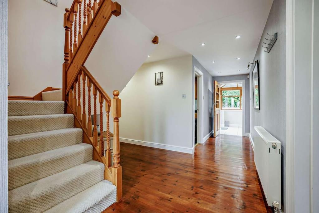 Beautiful 4-5 Bedroom Village House With Rural Views Salford  Екстериор снимка