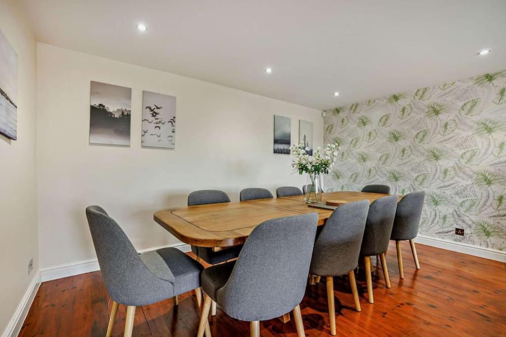 Beautiful 4-5 Bedroom Village House With Rural Views Salford  Екстериор снимка